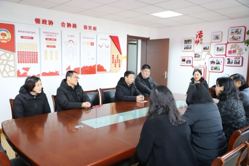 街道统战委员汪立斌就街道2019年政协街道工委工作情况向委员们做了